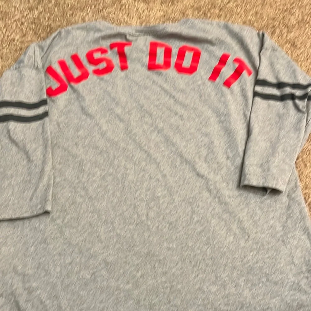 Nike, grey, baseball style 3/4 quarter sleeves - Picture 4 of 4